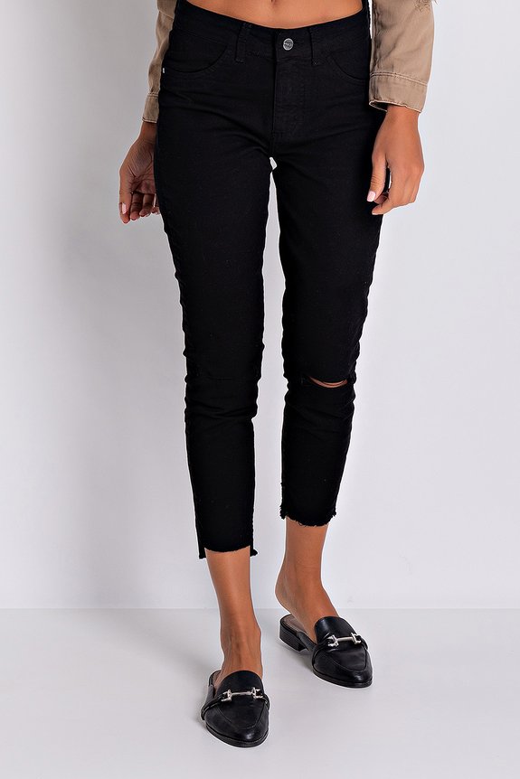 Calça Jeans Feminina Cigarrete Chloe Preta Rasgo Joelho Calça Jeans Feminina Cigarrete Chloe Preta Rasgo Joelho