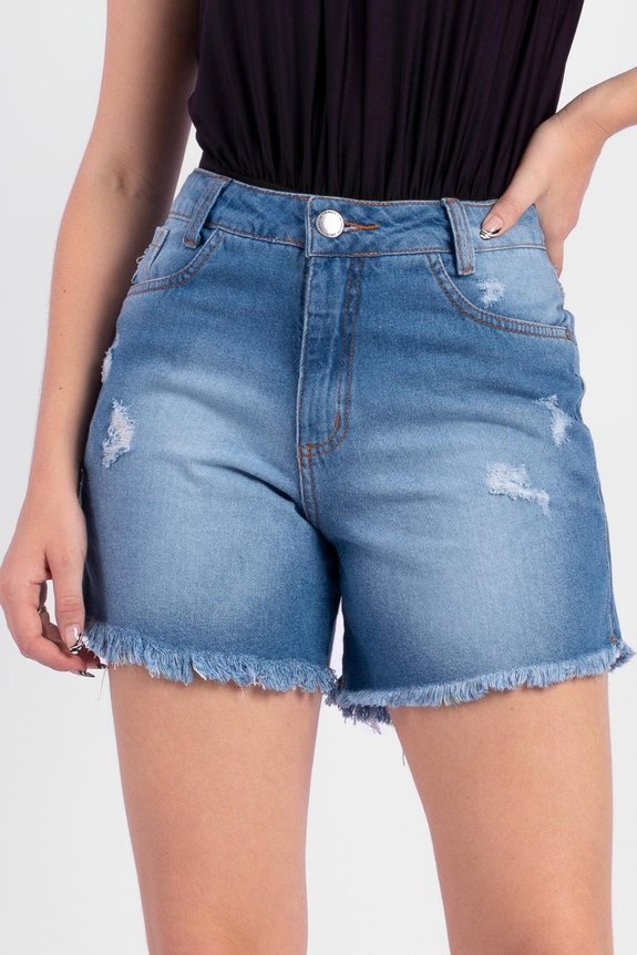 Shorts Mom Jeans com Puídos Shorts Mom Jeans com Puídos