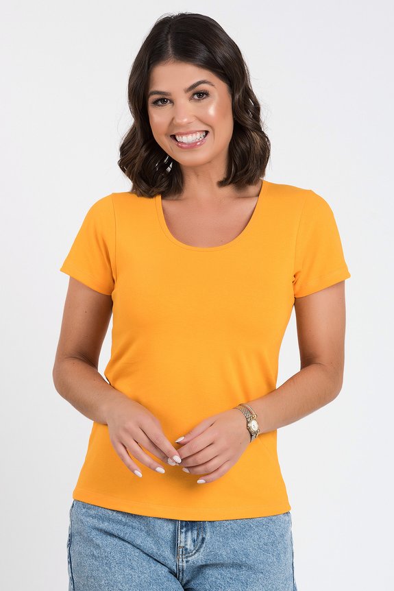 Blusa Basic Mostarda Gola Redonda com Manga Blusa Basic Mostarda Gola Redonda com Manga