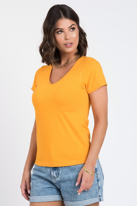 Blusa mostarda com gola V e mangas curtinhas Blusa mostarda com gola V e mangas curtinhas