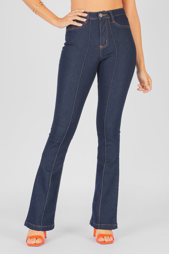 Calça Flare com Barra Dividida Calça Flare com Barra Dividida