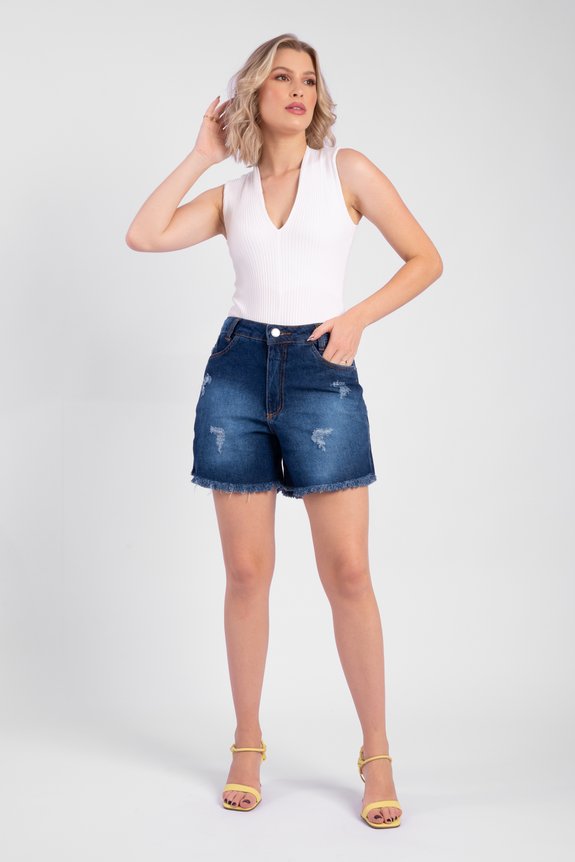 Shorts Mom Jeans com Puídos Shorts Mom Jeans com Puídos