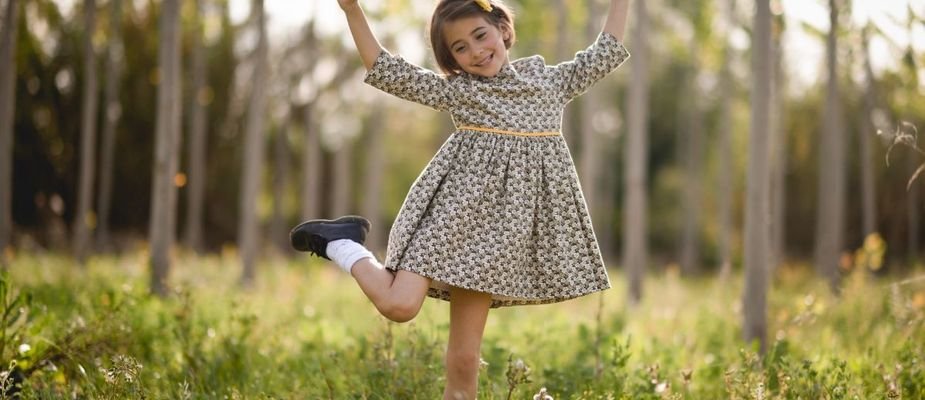 Look Infantil: Vestido com tênis, uma combinação perfeita!