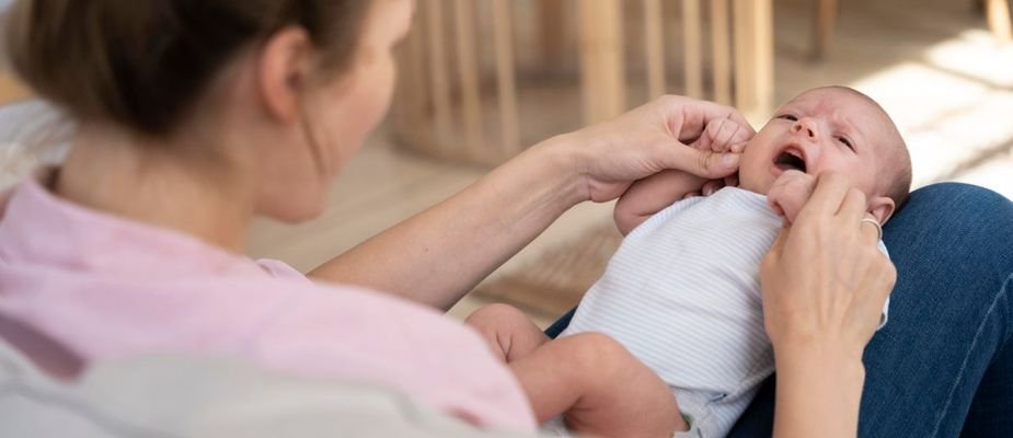 Refluxo em Bebê: causas, prevenção e tratamentos eficazes.