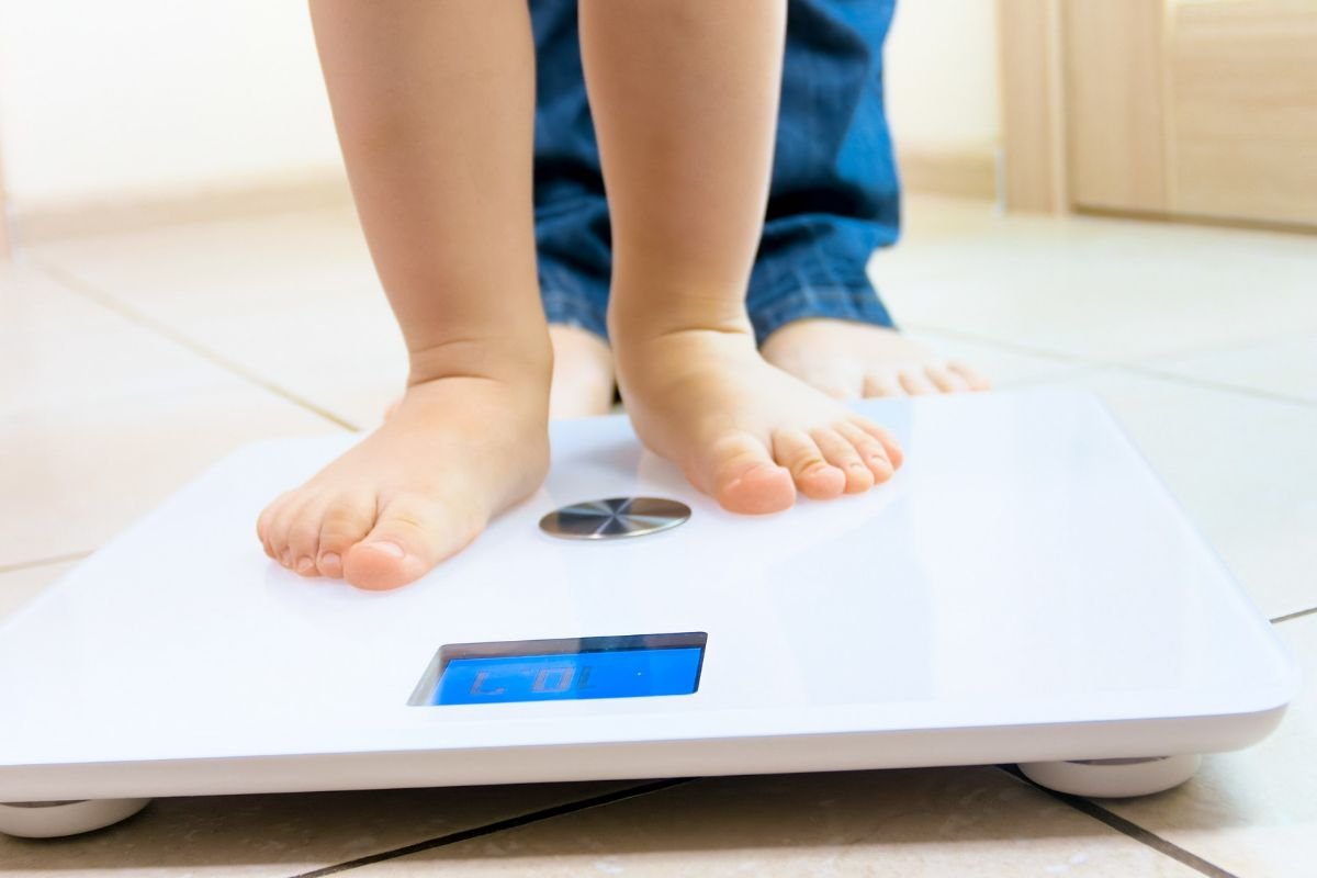 verificando o peso ideal para cada idade infantil