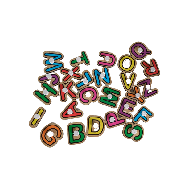 Quebra Cabeça Infantil Alfabeto Madeira Com Pinos : :  Brinquedos e Jogos