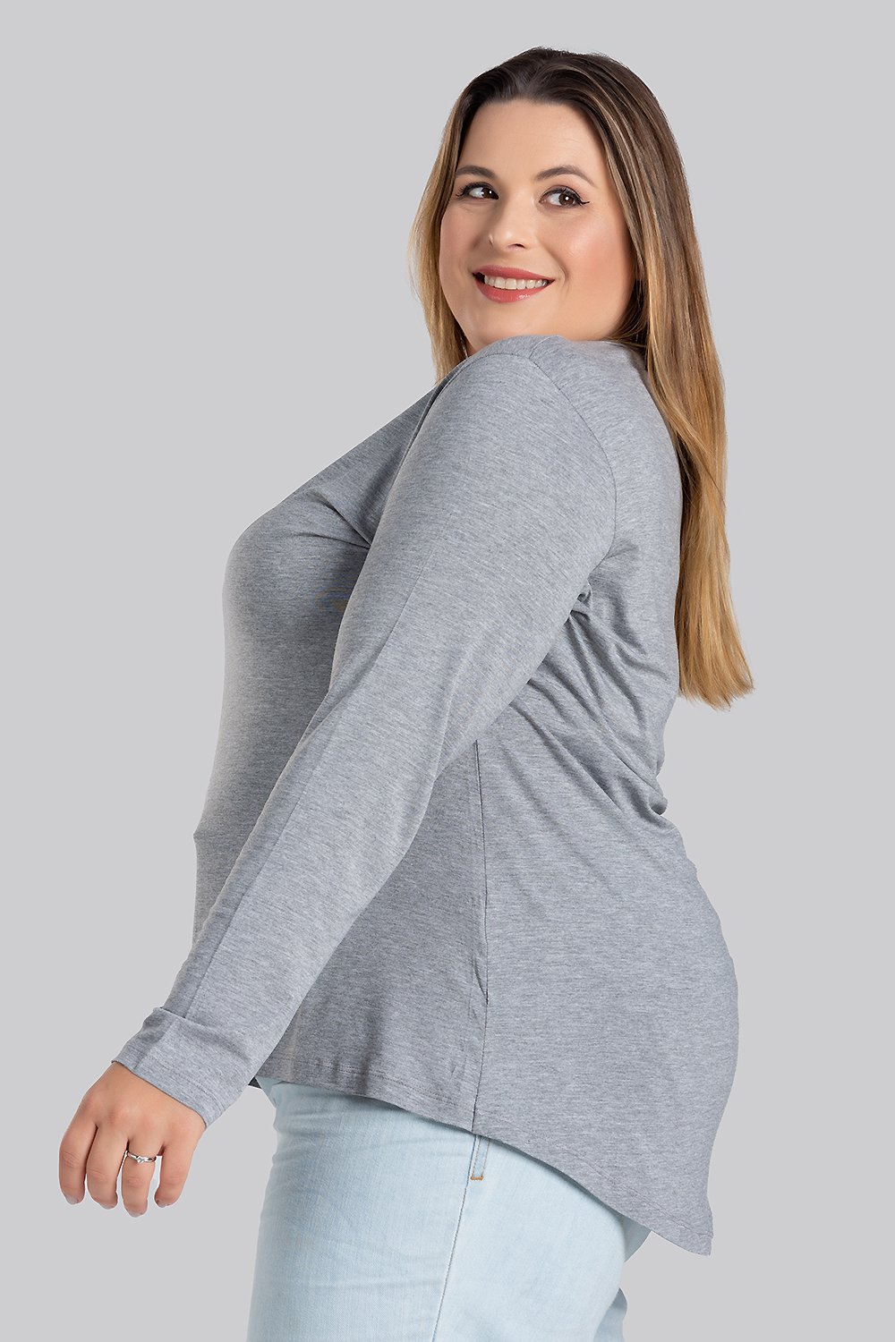 Blusa Manga Longa Mullet Feminina Plus Size Em Malha De Viscose Com blusa-manga-longa-mullet-feminina-plus-size-em-malha-de-viscose-com