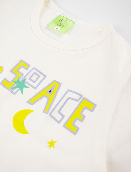 03 conjunto bebe e infantil camiseta bermuda menino off white marrom
