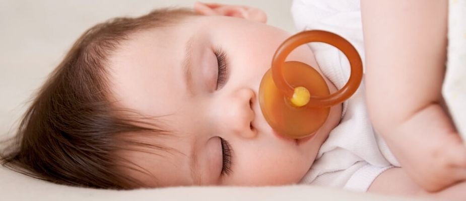 Chupeta para Bebê: Pode dar? Mitos e Verdades