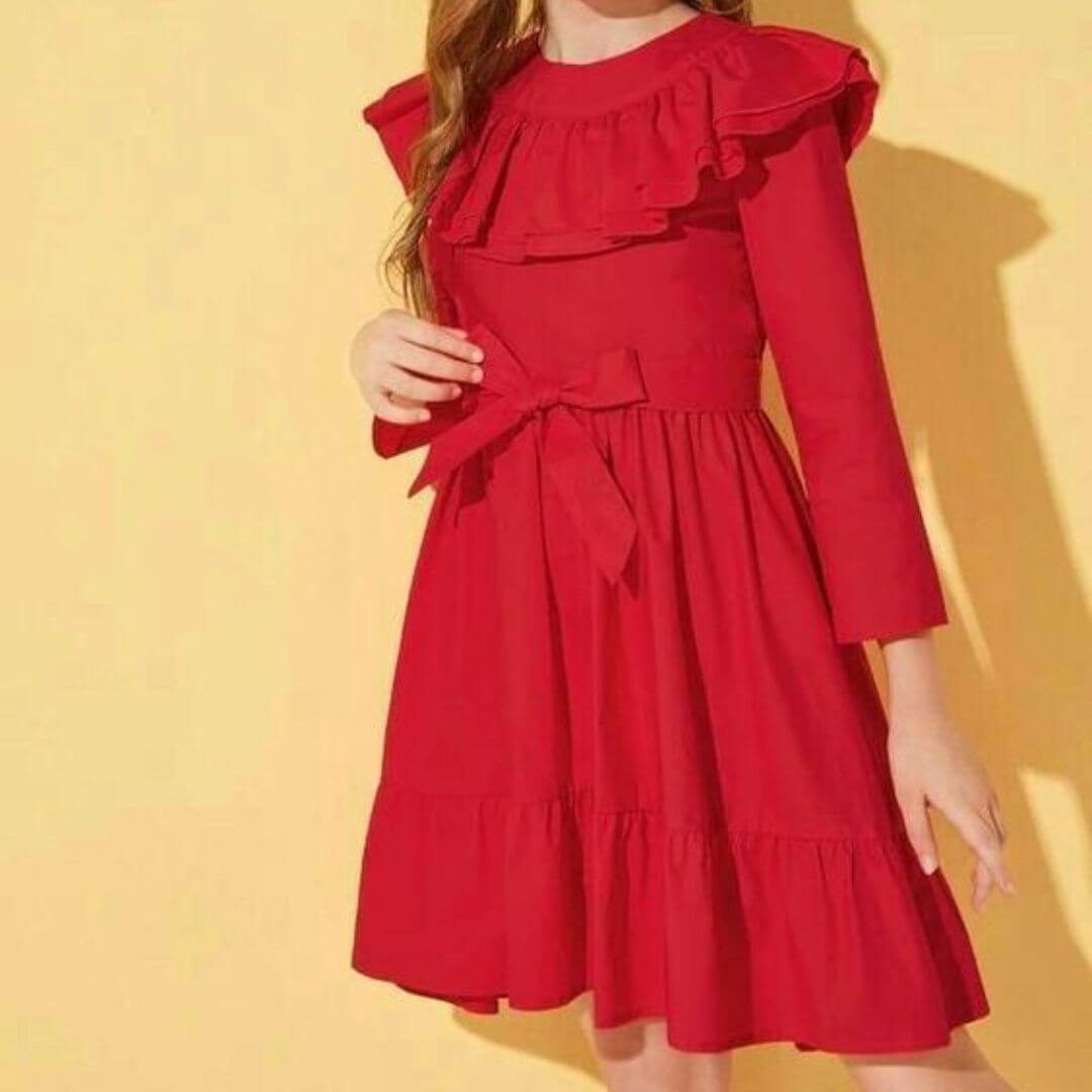 vestido infantil vermelho com detalhes