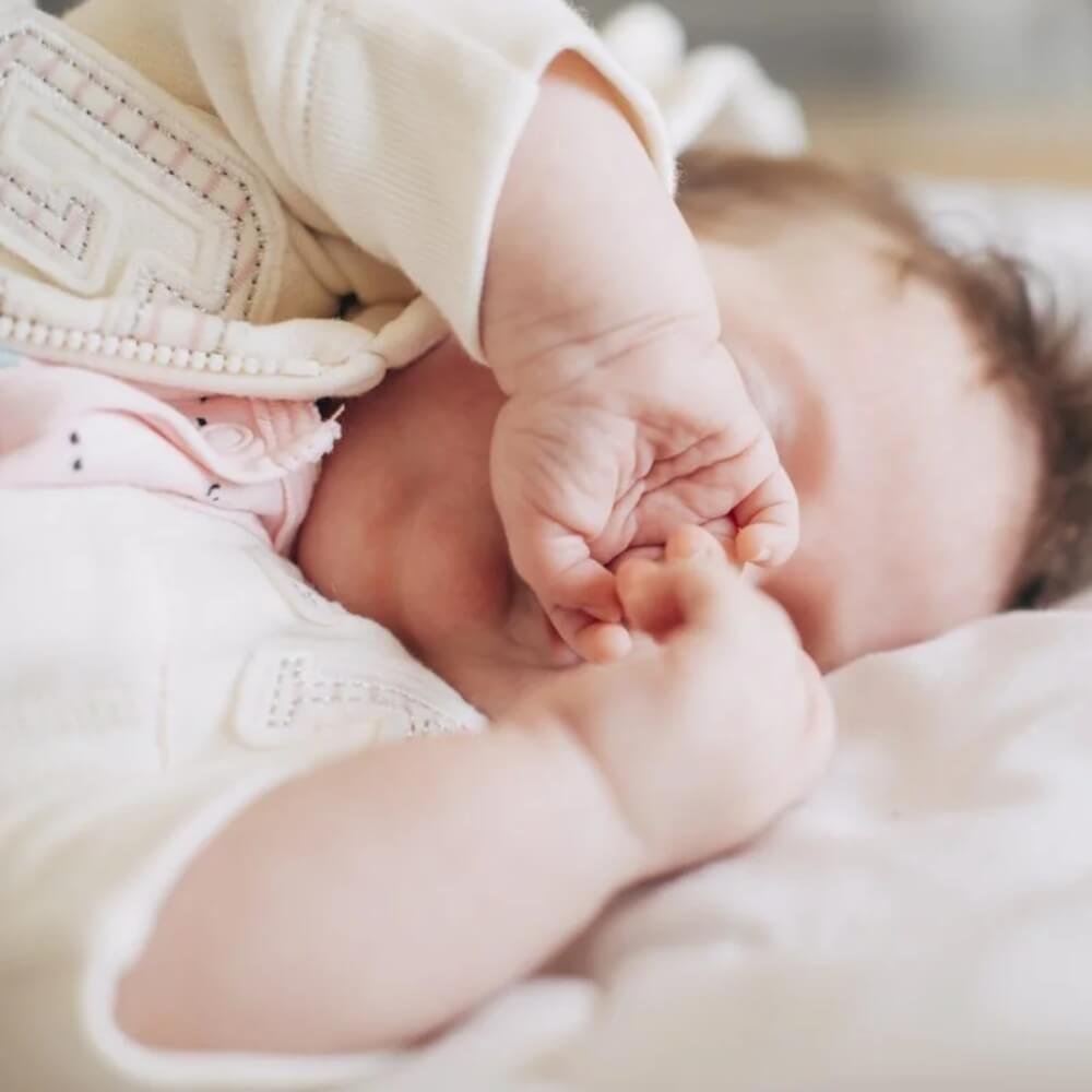 Quantas horas o bebê deve dormir