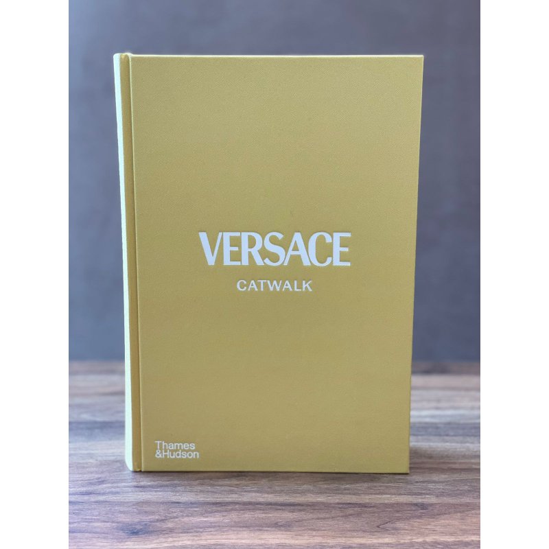 Versace Catwalk - The Complete Collections Book