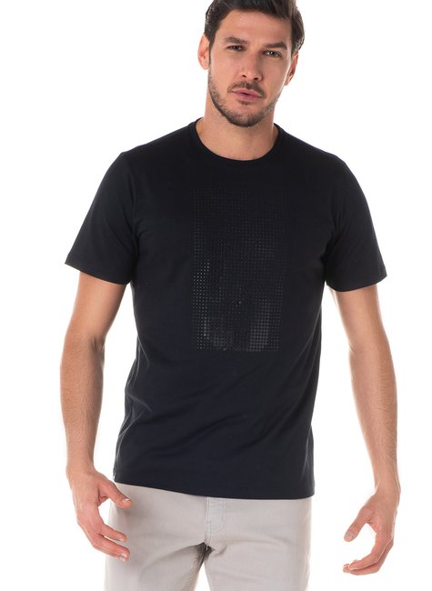 Camiseta Masculina Estampa em Gel Degradê Slim Fit Malha Preta Camiseta Masculina Estampa em Gel Degradê Slim Fit Malha Preta