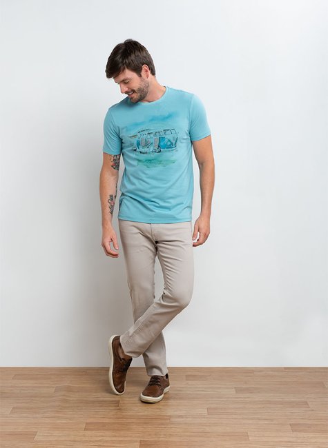 Camiseta Masculina Regular Fit em Meia Malha Cor Turquesa Estampa Kombi Camiseta Masculina Regular Fit em Meia Malha Cor Turquesa Estampa Kombi