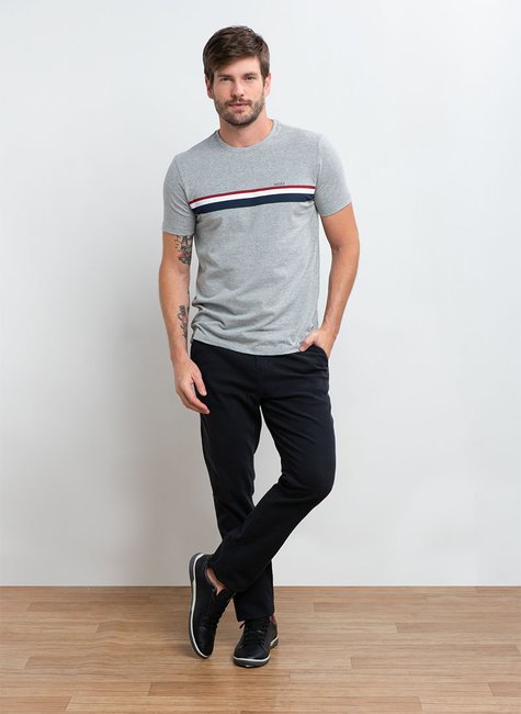 Camiseta Masculina Regular Fit em Meia Malha Cor Mescla Claro com Estampa Camiseta Masculina Regular Fit em Meia Malha Cor Mescla Claro com Estampa