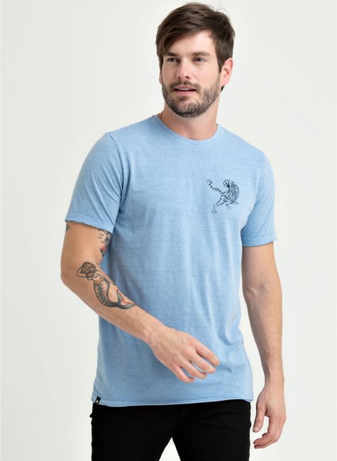 t-shirt-masculina-slim-fit-meia-malha-estampada-estonada-azul-safira-se0301254-pt0145.jpg