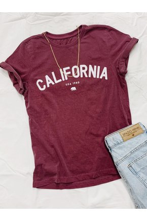 T-Shirt Bordô Estonada California Urso