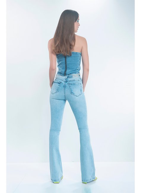 Calça Feminina Modeladora Flare em Jeans com Elastano