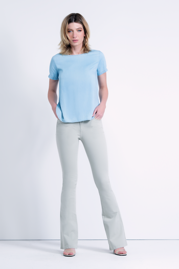 Calça flare sarja com elastano top