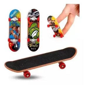 Brinquedo com 3 Skates De Dedos e Pecinhas - Brinquedo Barato