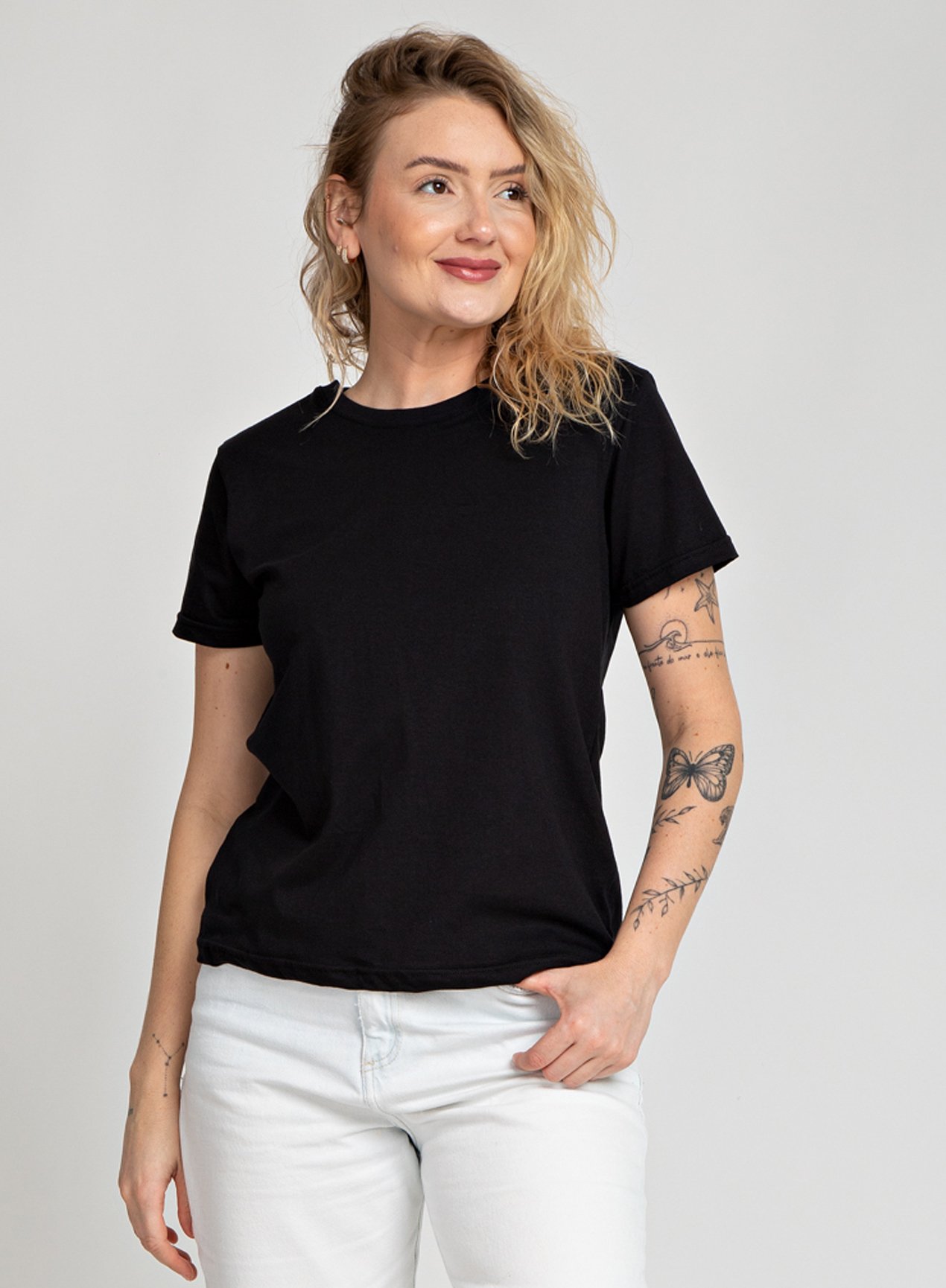 camiseta algodao preta feminina basica