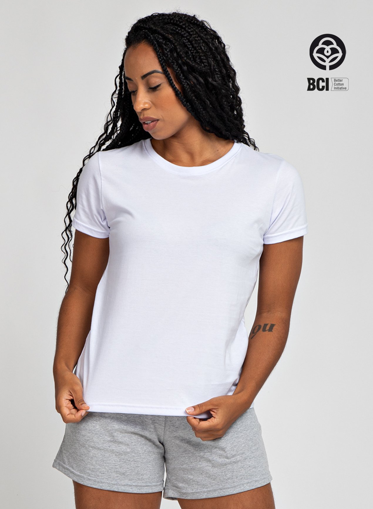 camiseta feminina algodao confortavel universo basico branca