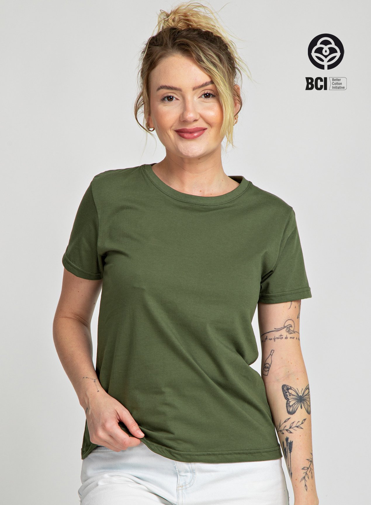 camiseta feminina algodao confortavel universo basico verde militar