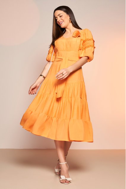 vestido amarelo mangas bufantes 7