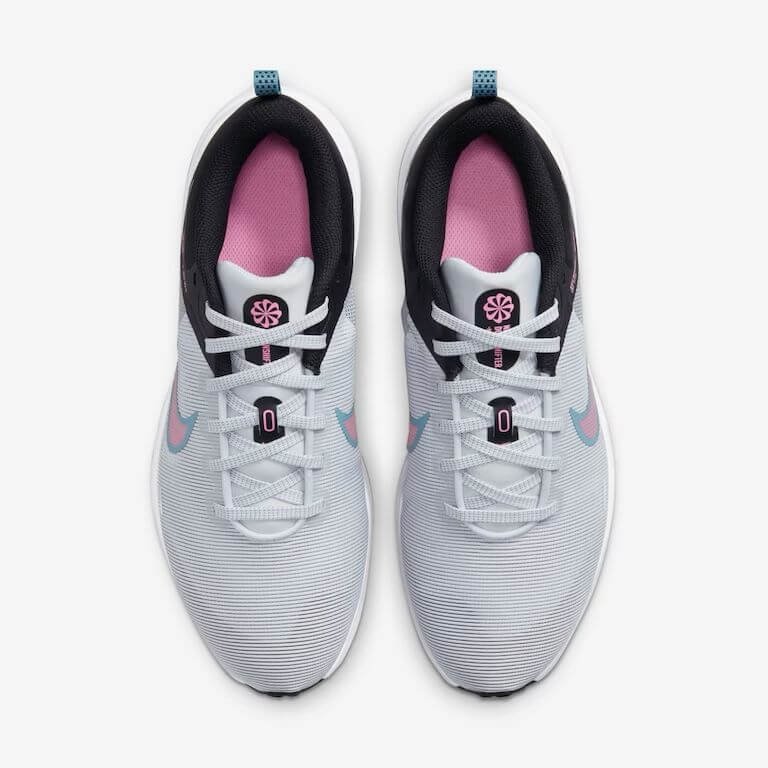 Tenis nike cinza sales e rosa