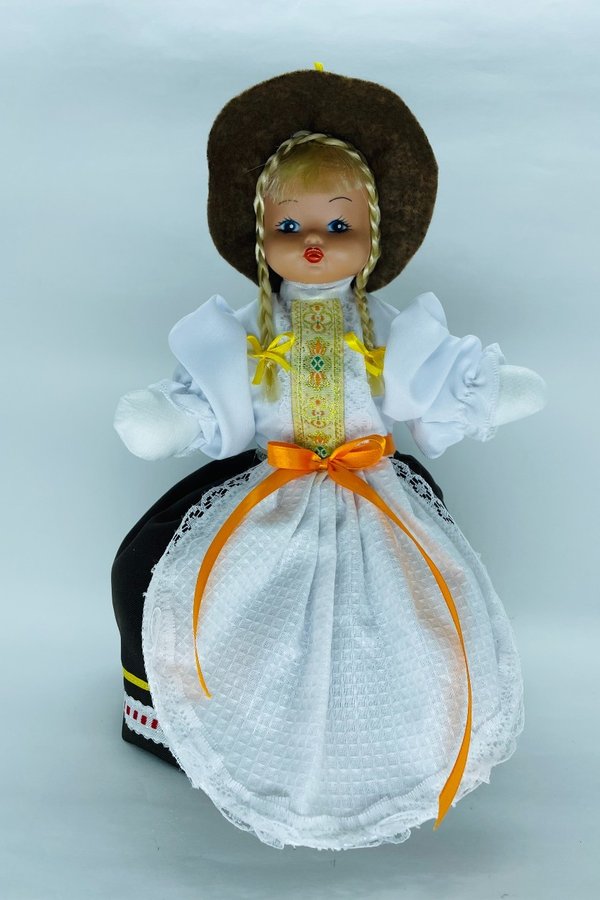 boneca tipica alema camponesa marrom